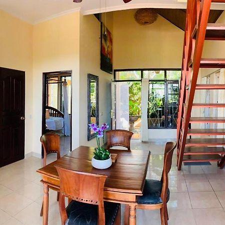 Giri'S Villa Jimbaran Ungasan Exterior foto